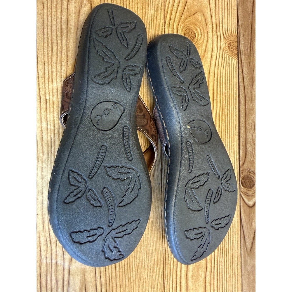 b.o.c. Born Concept Brown Floral Embossed Thong Sandals Women's Sz 8 - Picture 9 of 9